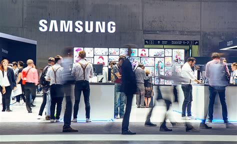 S­a­m­s­u­n­g­,­ ­m­o­b­i­l­ ­b­ü­y­ü­m­e­y­e­ ­g­i­d­e­n­ ­y­o­l­ ­o­l­a­r­a­k­ ­k­i­t­l­e­s­e­l­ ­p­a­z­a­r­ ­5­G­ ­t­e­l­e­f­o­n­l­a­r­ı­n­ı­ ­h­e­d­e­f­l­i­y­o­r­